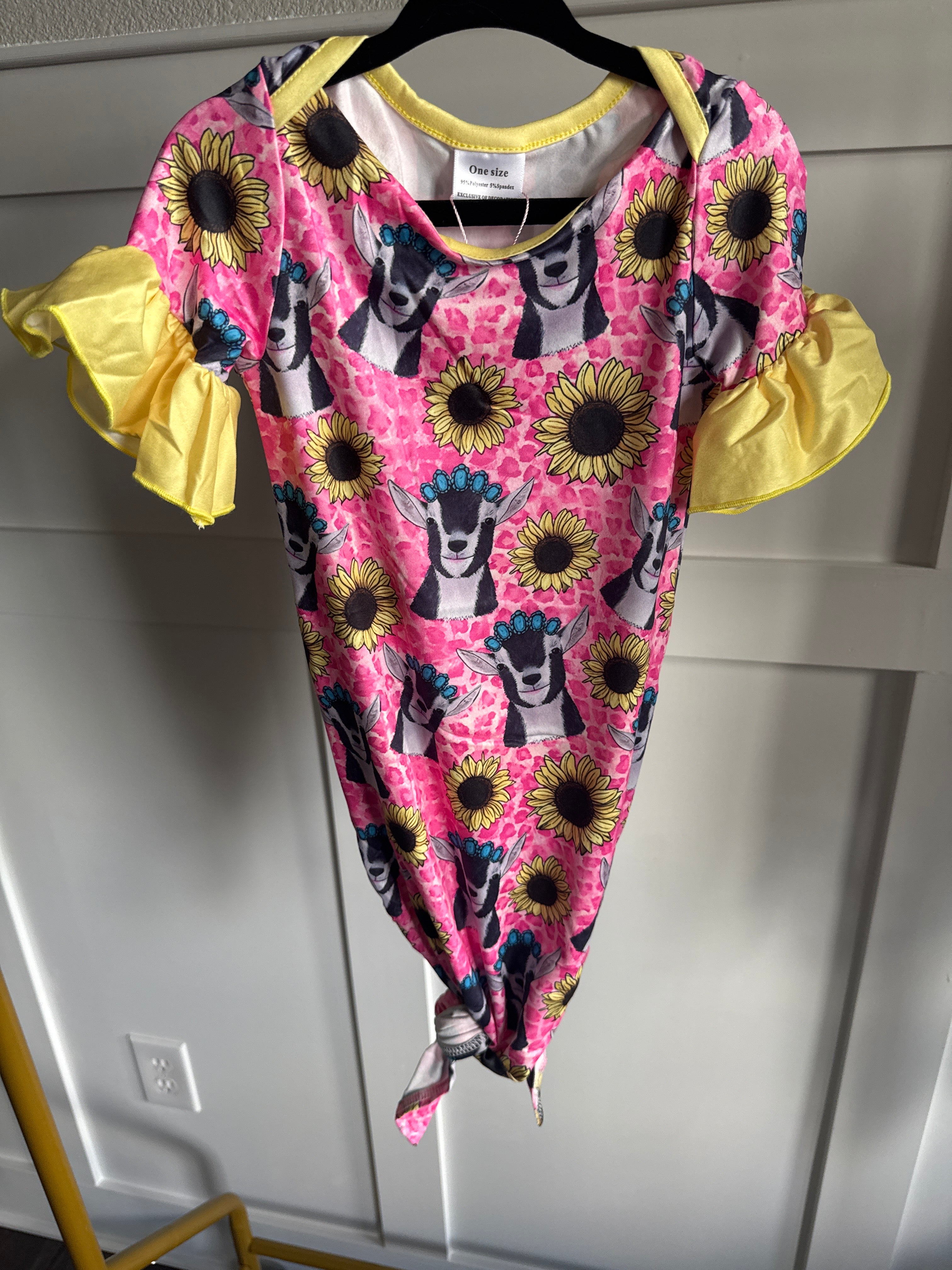 One size infant tie up gown