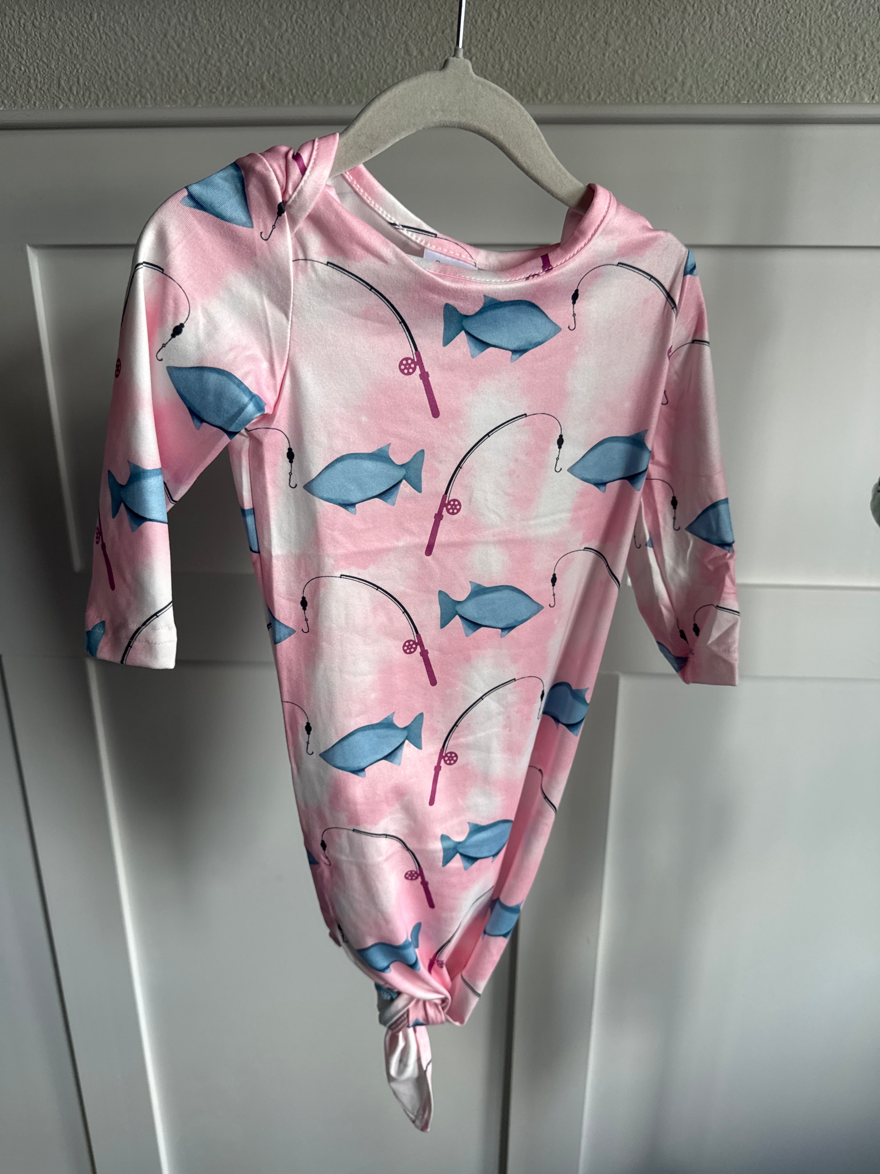One size infant tie up gown
